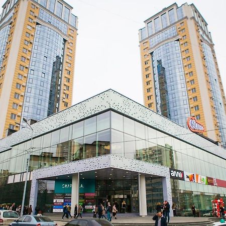 Black&White Apartment In Smart Plaza Kiev Buitenkant foto