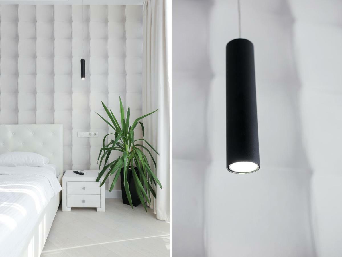 Black&White Apartment In Smart Plaza Kiev Buitenkant foto